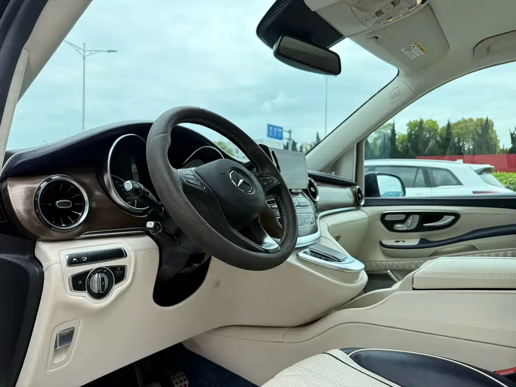 Mercedes-Benz V-Class — миниатюра 4