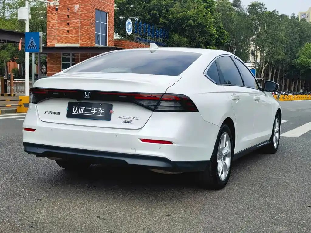 Honda Accord — миниатюра 7