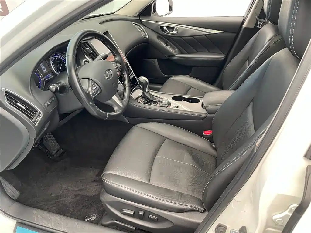 Infiniti Q50L 2016 2.0T Enjoy