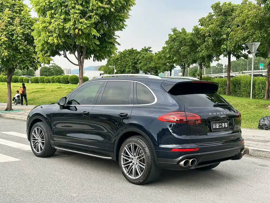 Porsche Cayenne — миниатюра 8