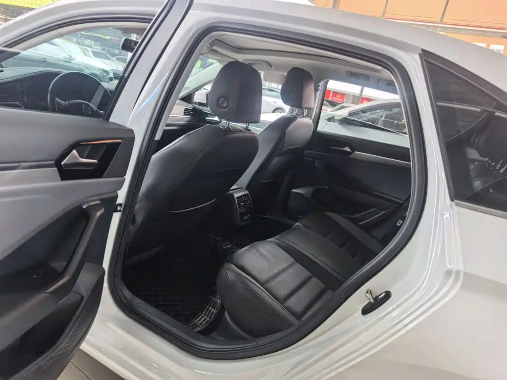 Volkswagen Sagitar — миниатюра 14