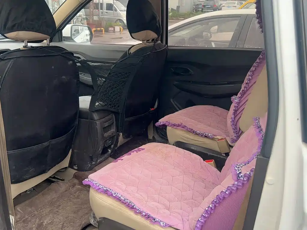 Wuling Hongguang — миниатюра 12