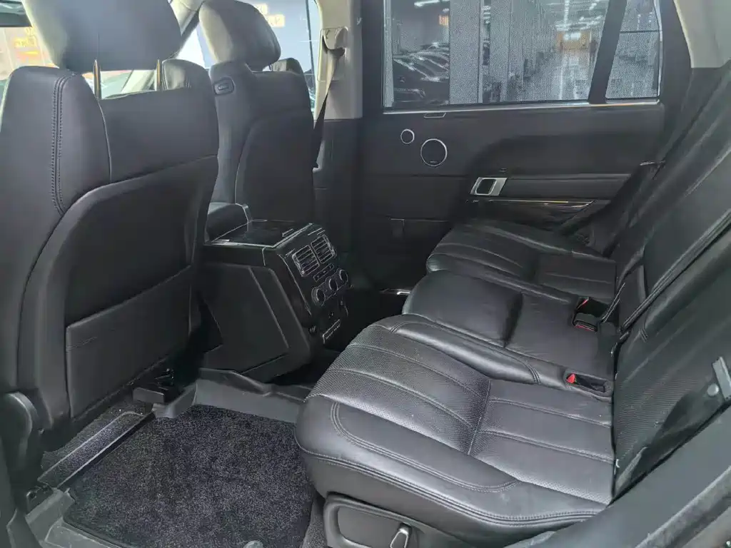 Land Rover Range Rover — миниатюра 4