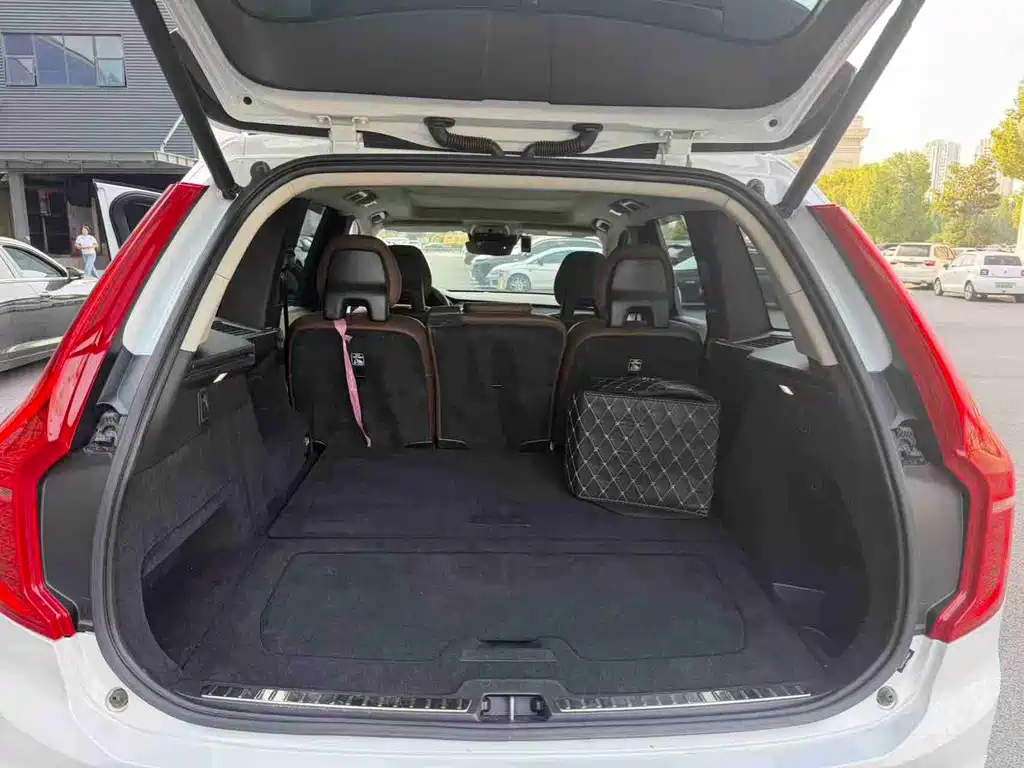 Volvo XC90 — миниатюра 5