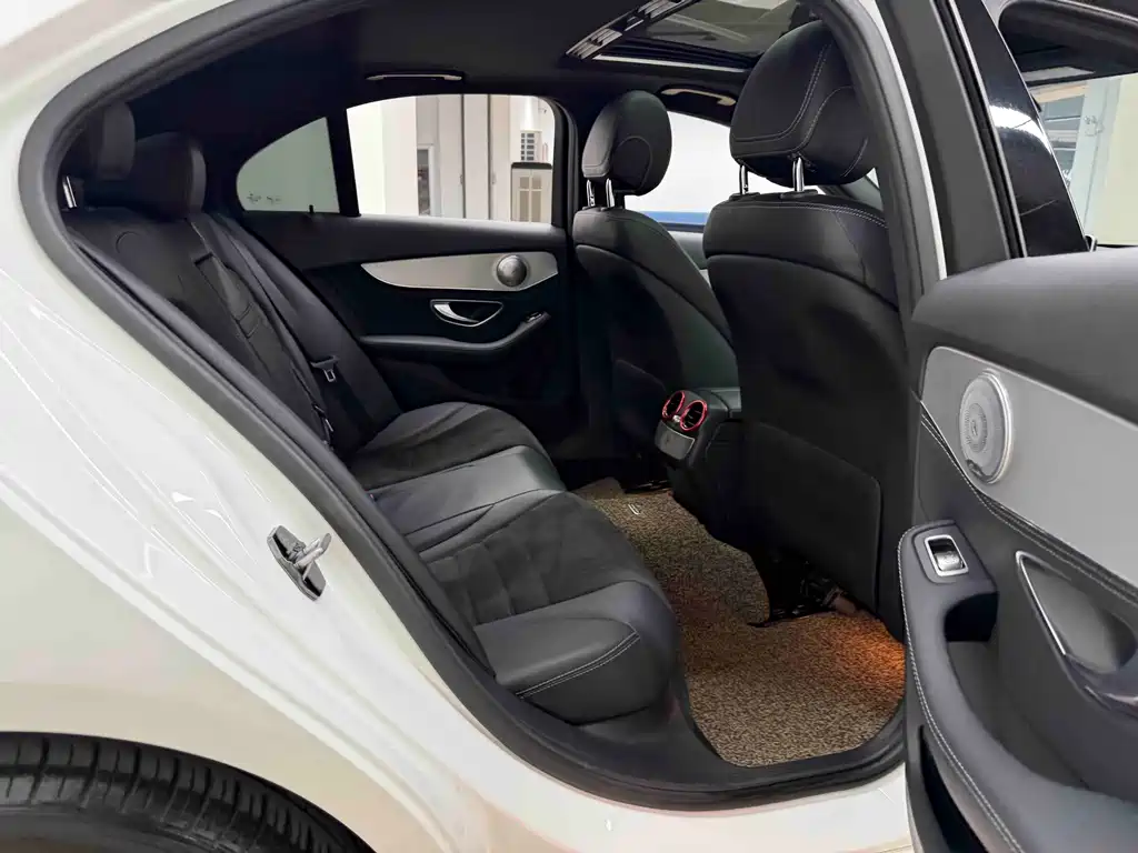 Mercedes-Benz C-Class — миниатюра 24