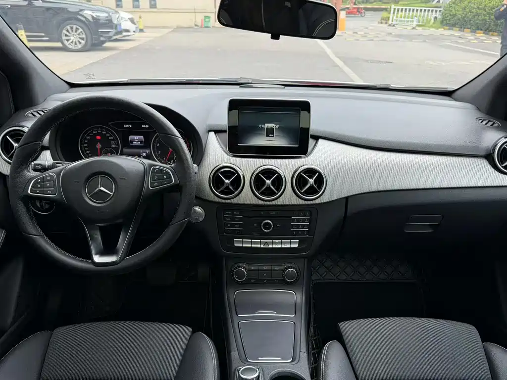 Mercedes-Benz B-Class — миниатюра 6