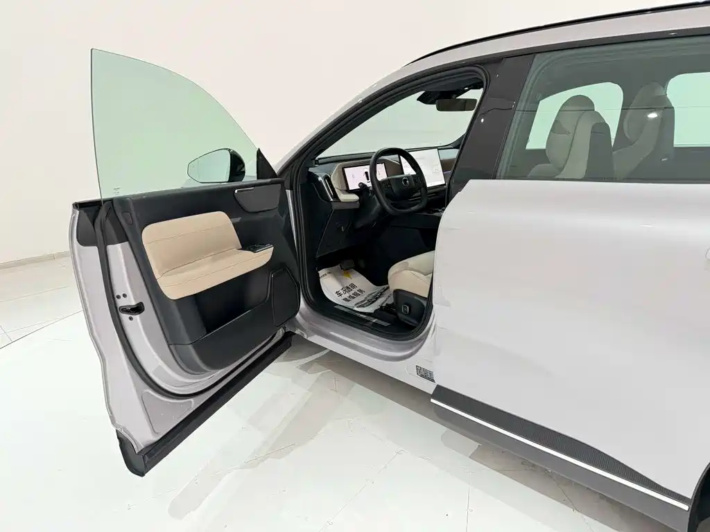 Volvo XC70 PHEV — миниатюра 25