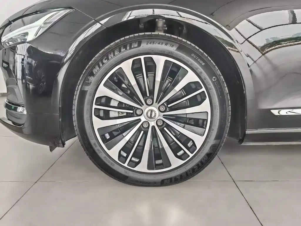Volvo S90 — миниатюра 6