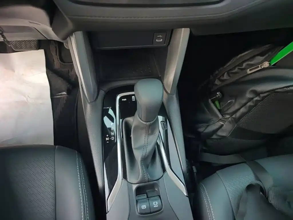 Toyota Corolla Cross — миниатюра 14