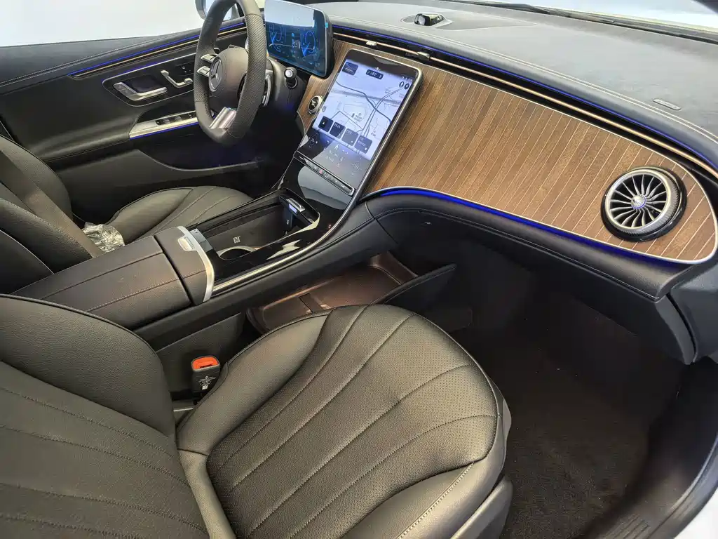 Mercedes-Benz EQE — миниатюра 17