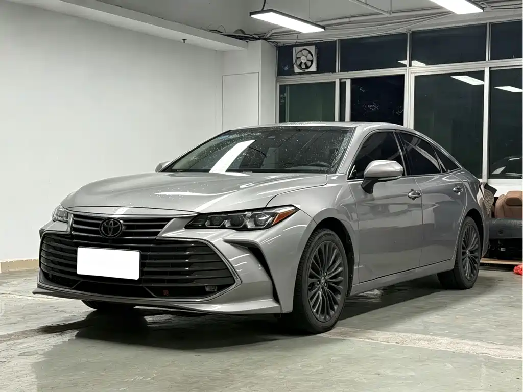 Купить Toyota Avalon