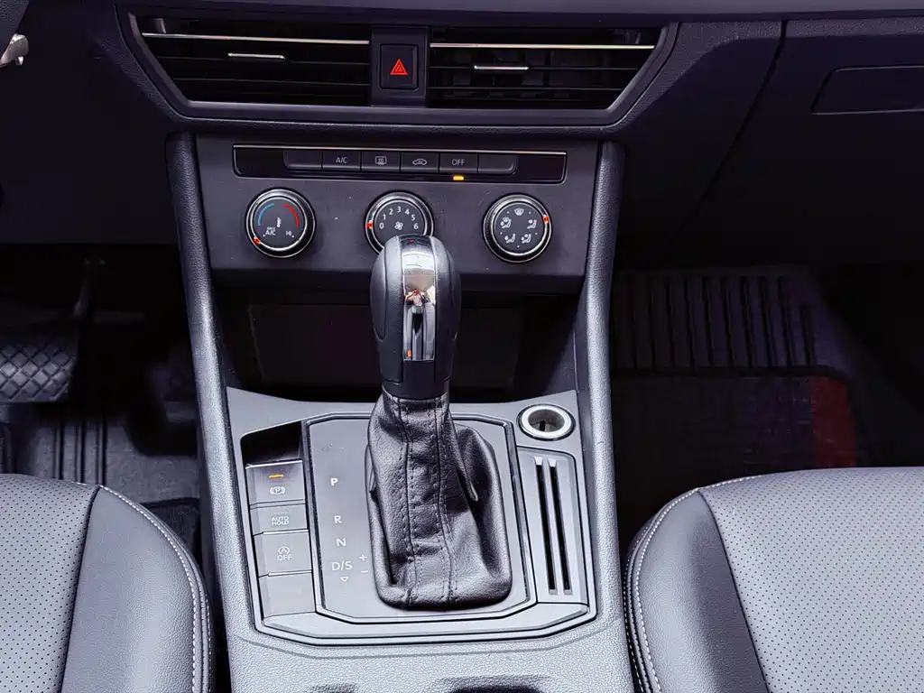Volkswagen Lavida — миниатюра 16