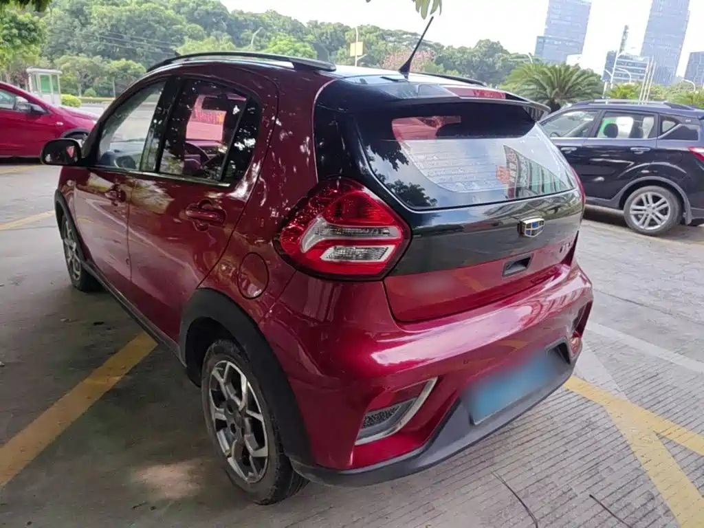 Geely Vision X1 — миниатюра 5