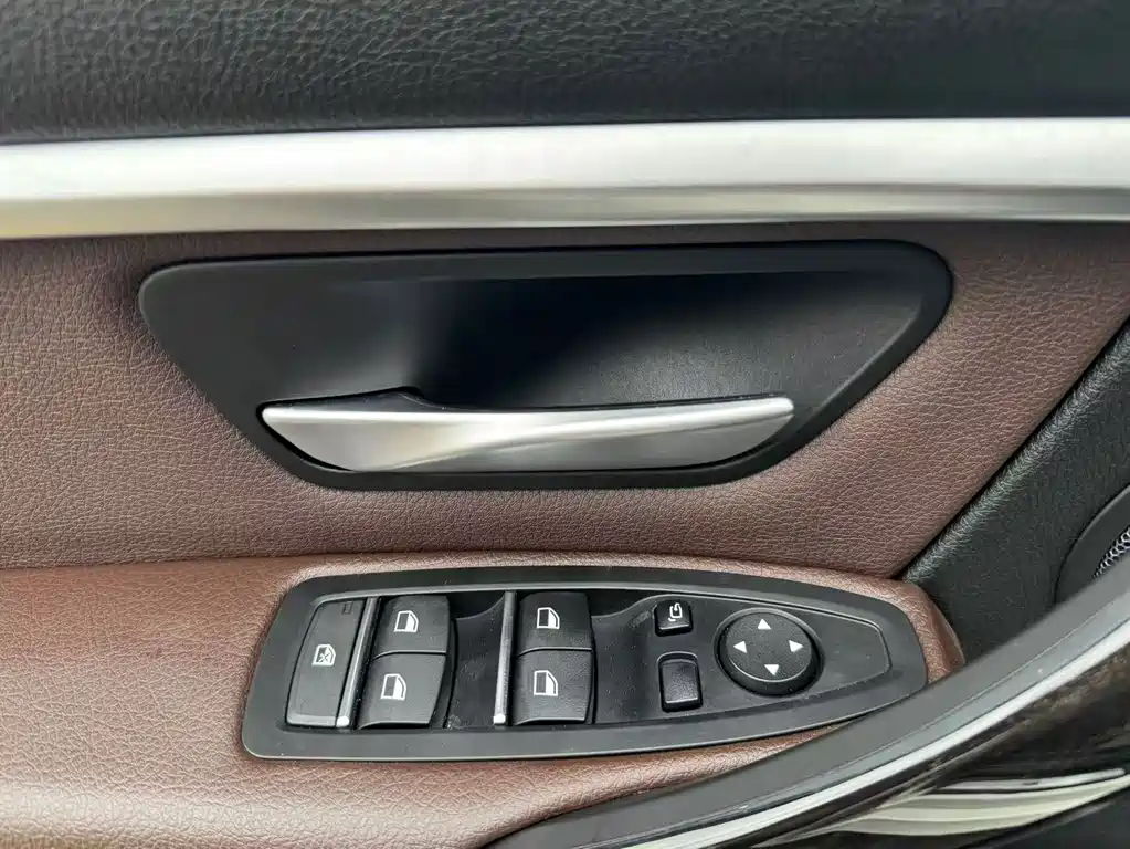 BMW 3 Series — миниатюра 7
