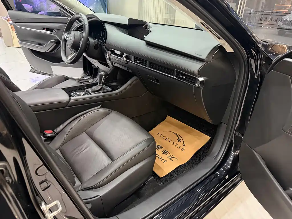 Mazda 3 Axela — миниатюра 12