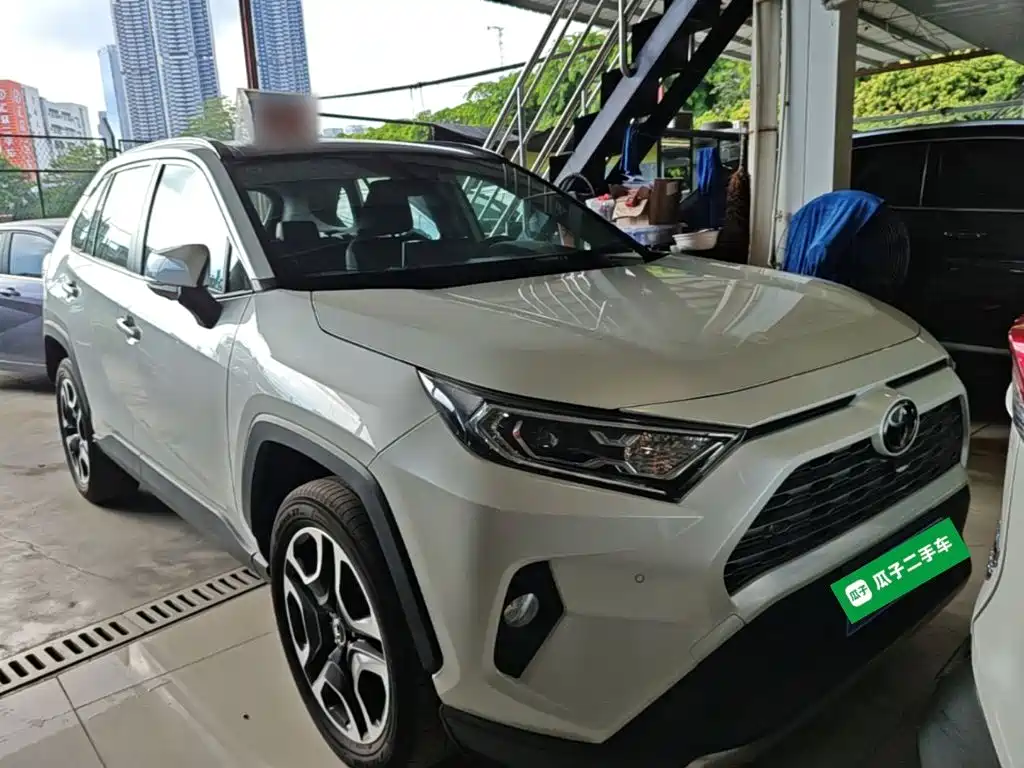 Toyota RAV4 — миниатюра 4