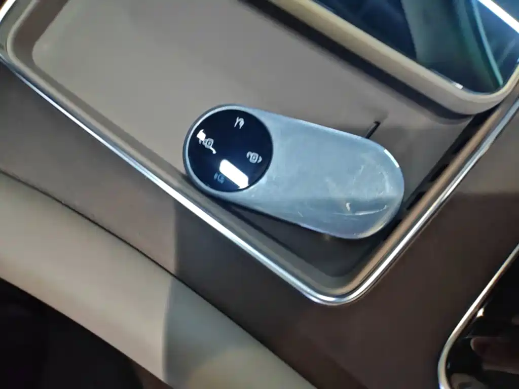AITO AITO M9 — миниатюра 9