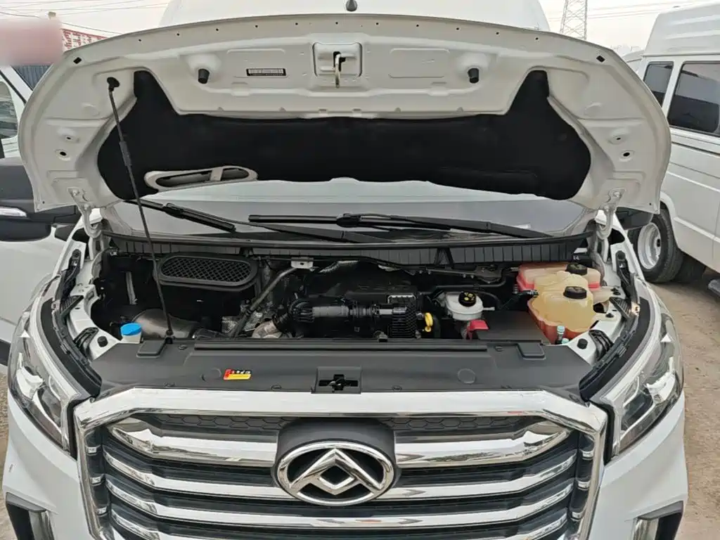 MAXUS V90 — миниатюра 20