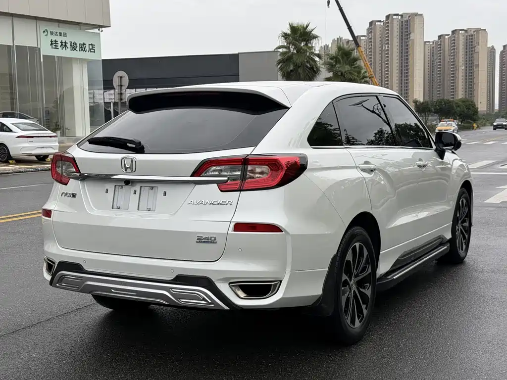 Honda Avancier — миниатюра 5