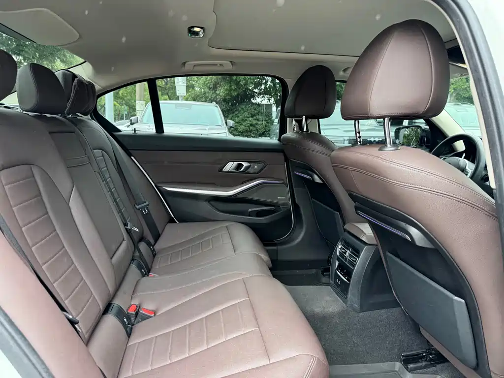 BMW 3 Series — миниатюра 17