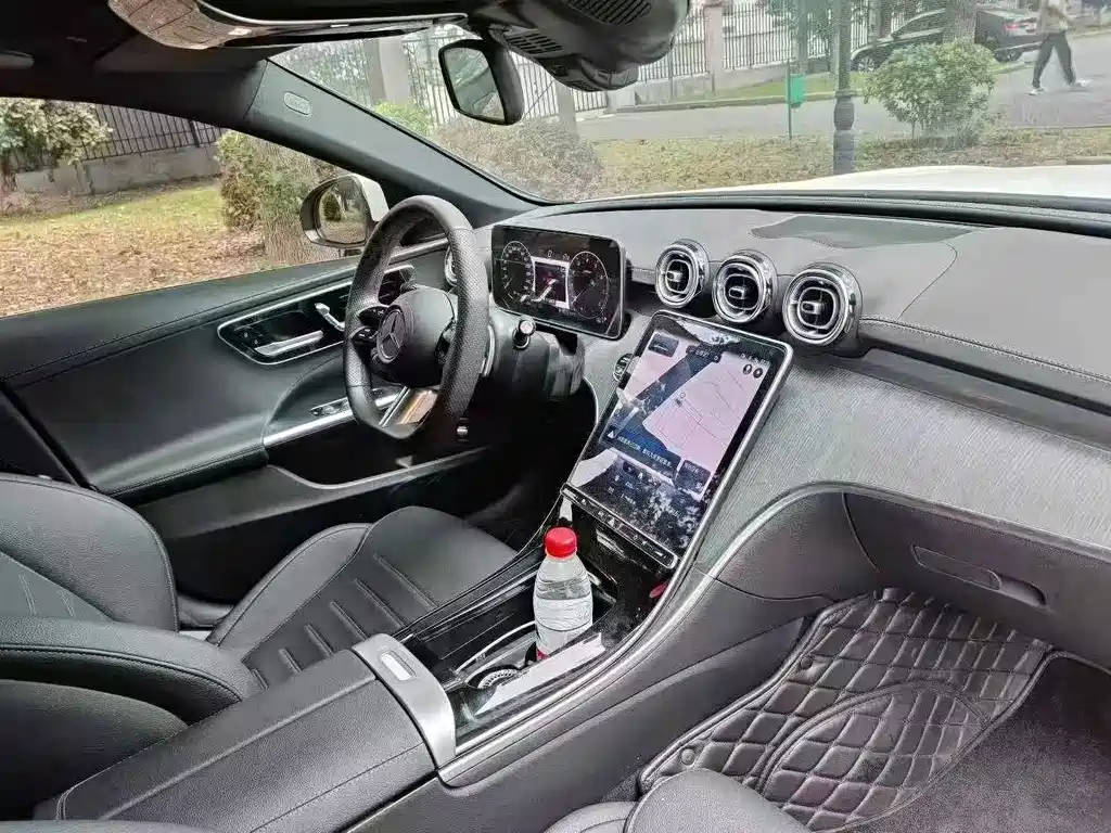 Mercedes-Benz C-Class — миниатюра 4