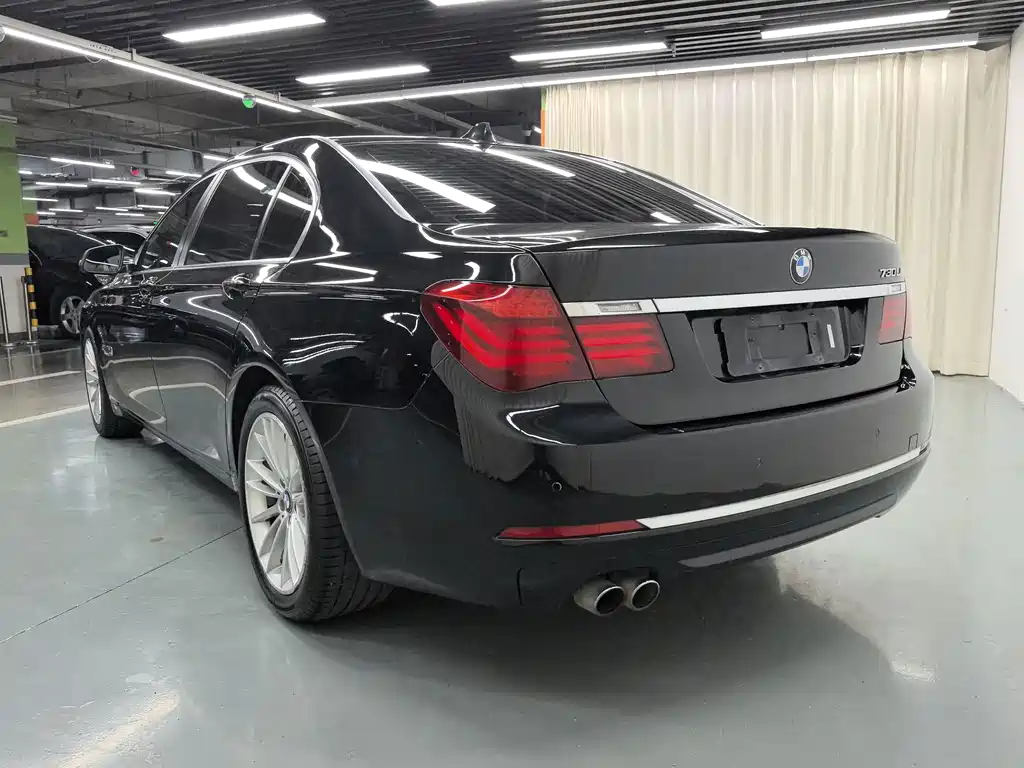 BMW 7 Series — миниатюра 15