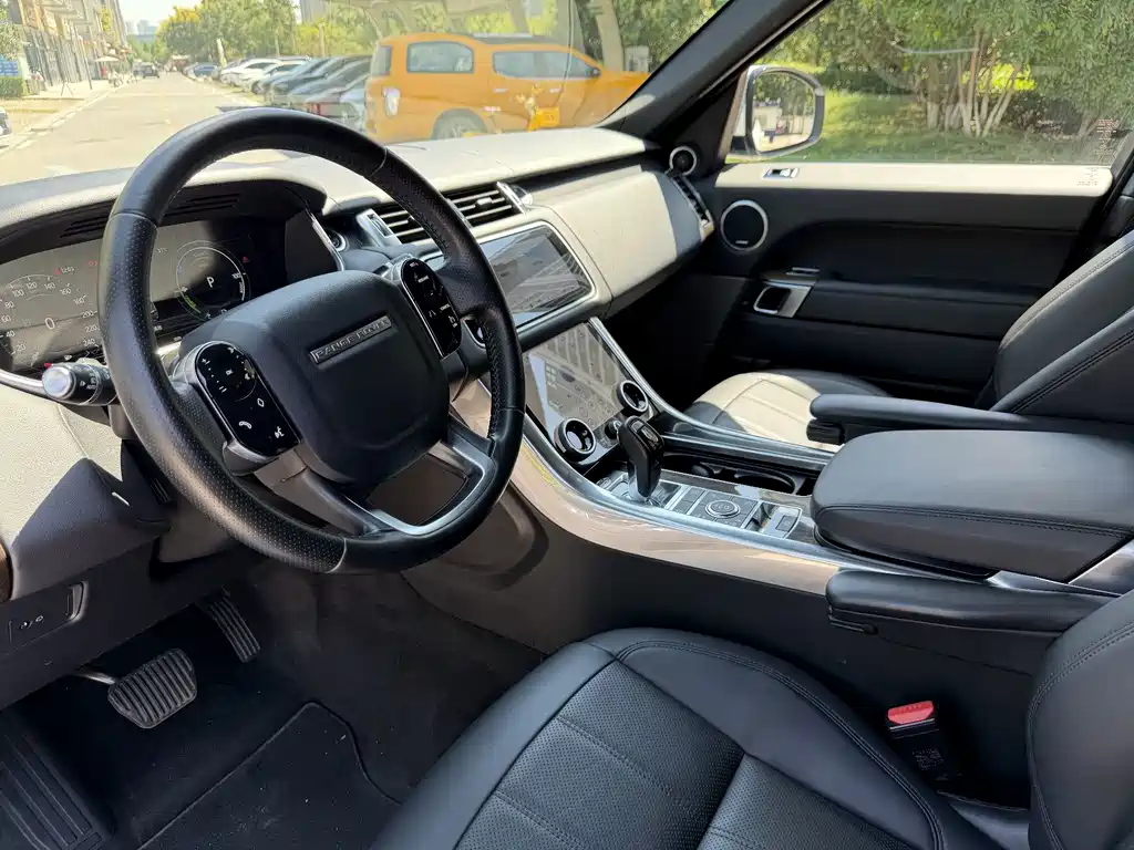 Land Rover Sport PHEV — миниатюра 15