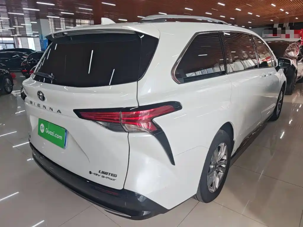 Toyota Sienna — миниатюра 7