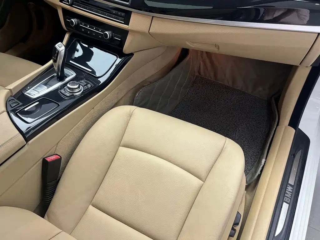 BMW 5 Series — миниатюра 15