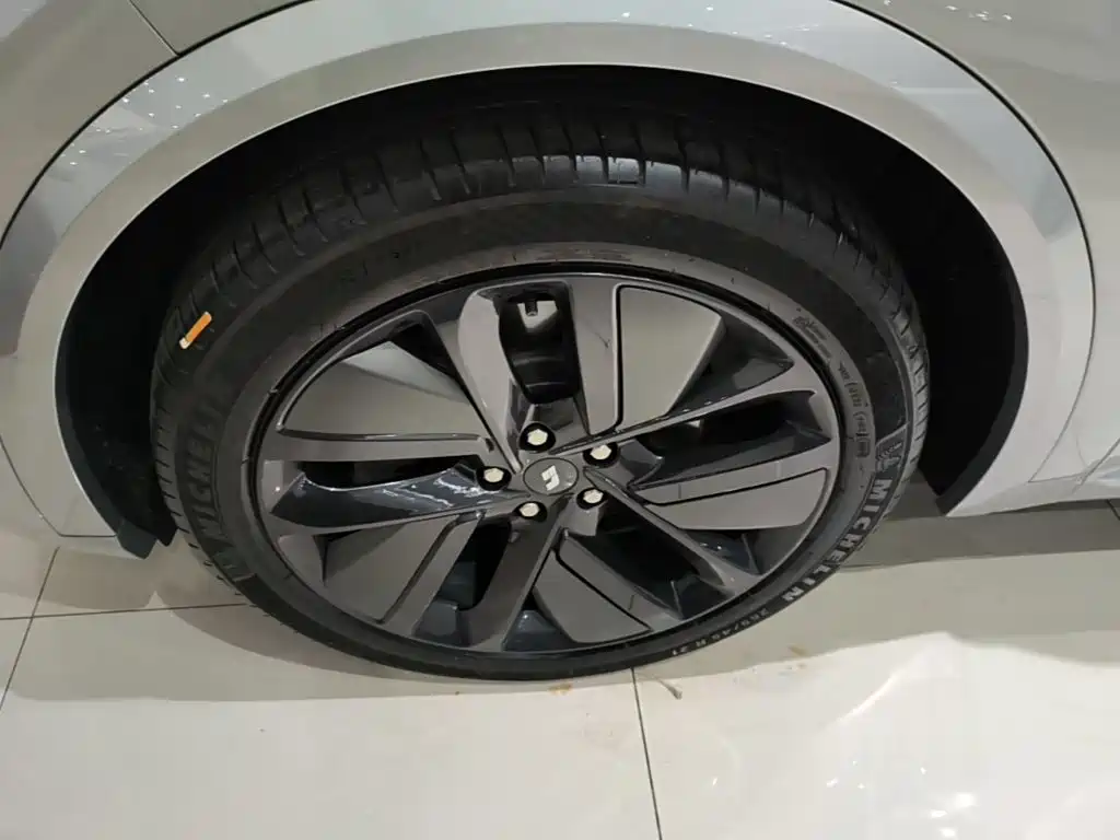 Li Auto Li L9 — миниатюра 23