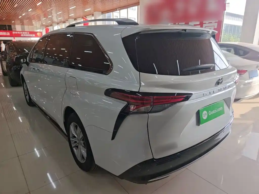 Toyota Sienna — миниатюра 5