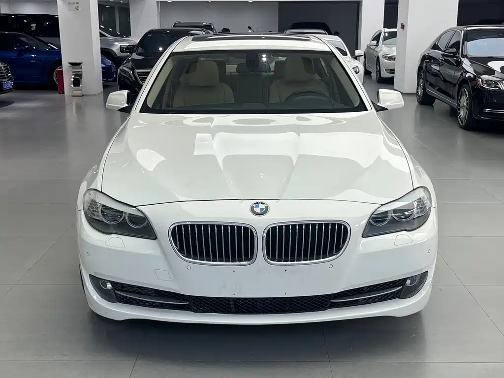 BMW 5 Series — миниатюра 3