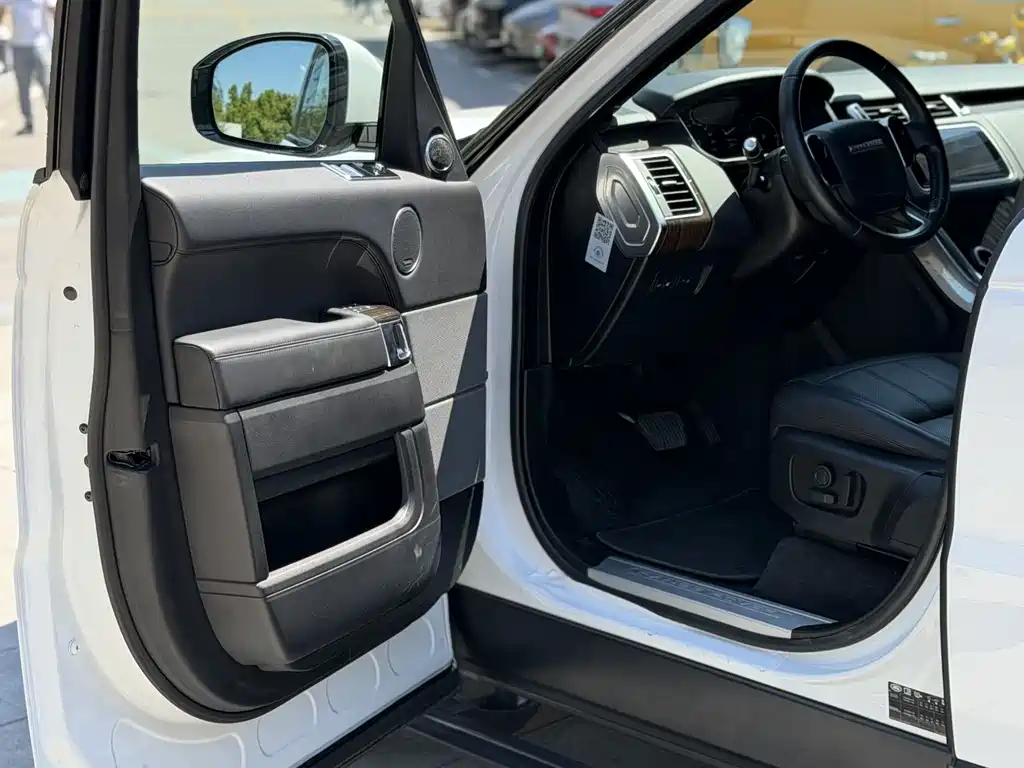 Land Rover Sport PHEV — миниатюра 14