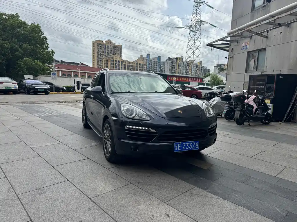 Porsche Cayenne — миниатюра 2