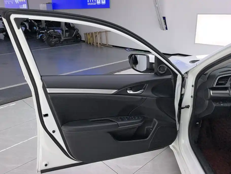 Honda Civic — миниатюра 7
