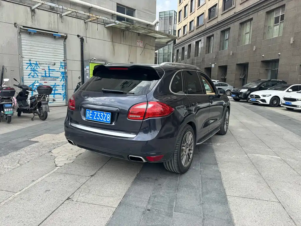 Porsche Cayenne — миниатюра 17