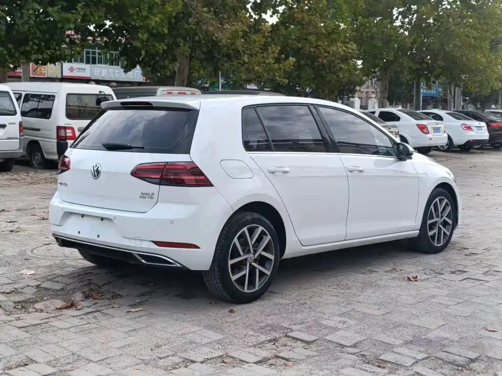 Volkswagen Golf — миниатюра 6