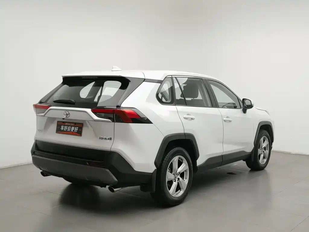 Toyota RAV4 — миниатюра 2