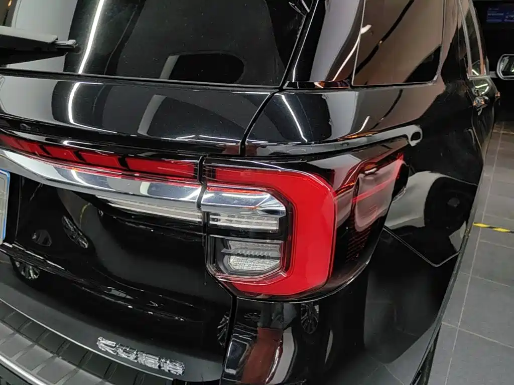 Ford Explorer — миниатюра 8