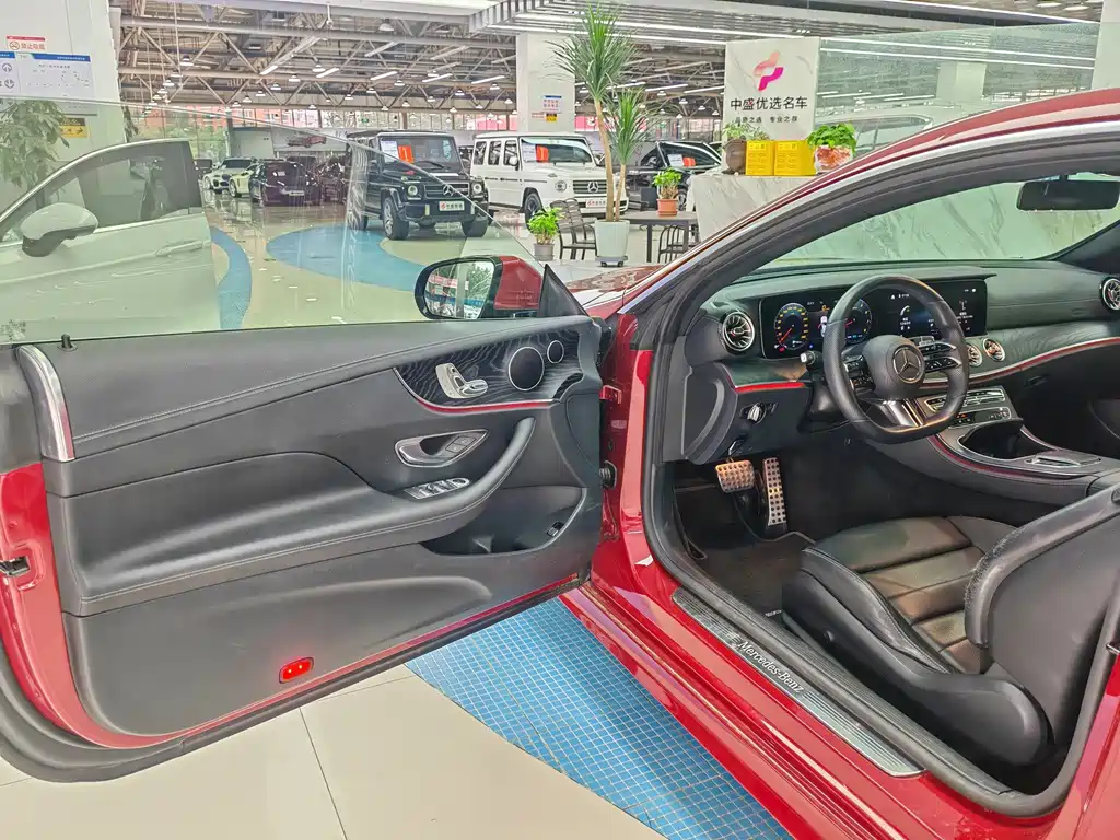 Mercedes-Benz E-Class (Import) — миниатюра 3
