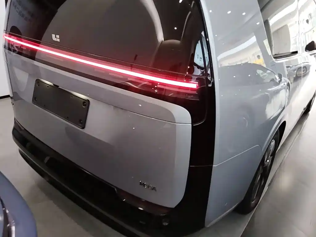 Li Auto Li MEGA — миниатюра 8