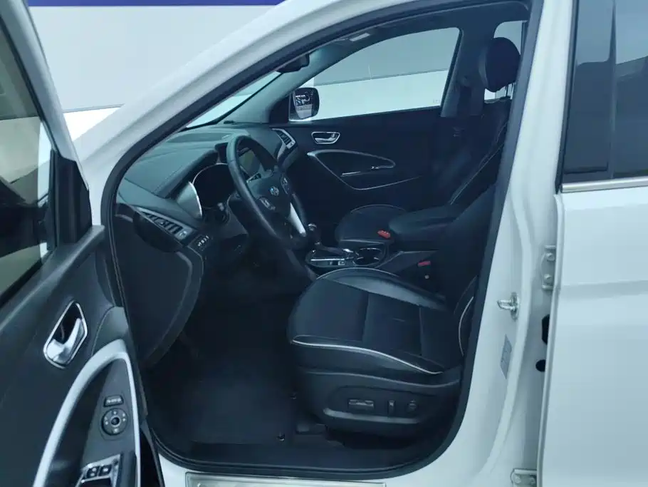 Hyundai Santa Fe — миниатюра 9