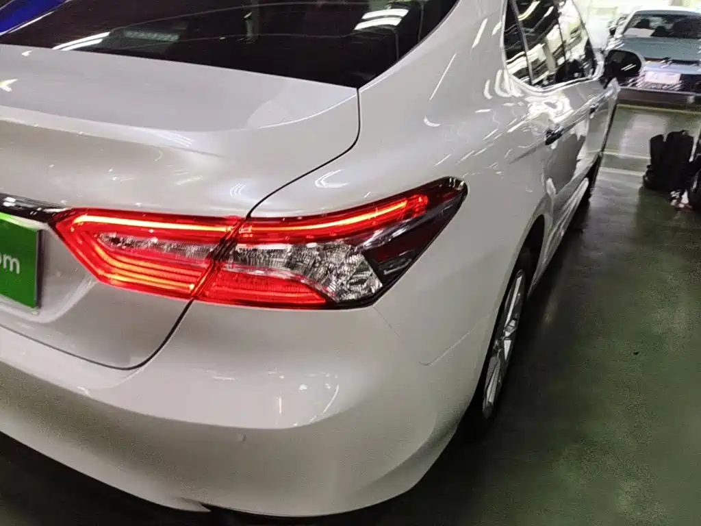 Toyota Camry 2021 2.0G Luxury