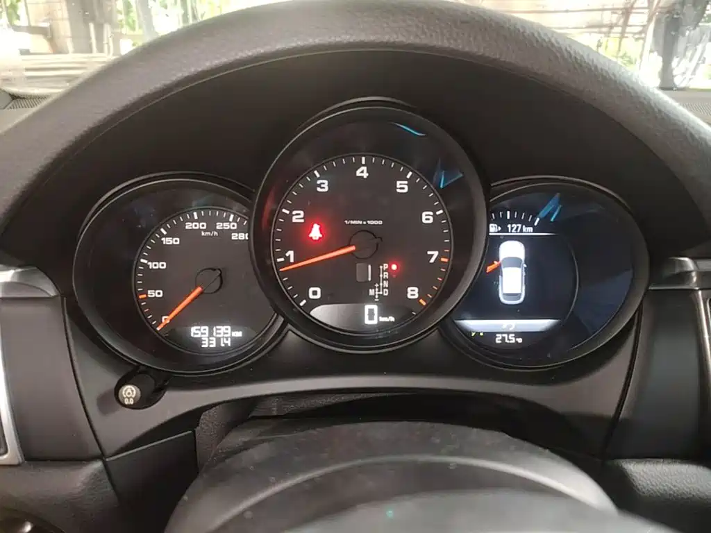 Porsche Macan — миниатюра 12