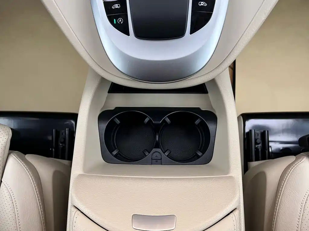 Mercedes-Benz V-Class — миниатюра 26