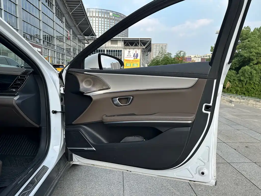 BYD Han — миниатюра 25