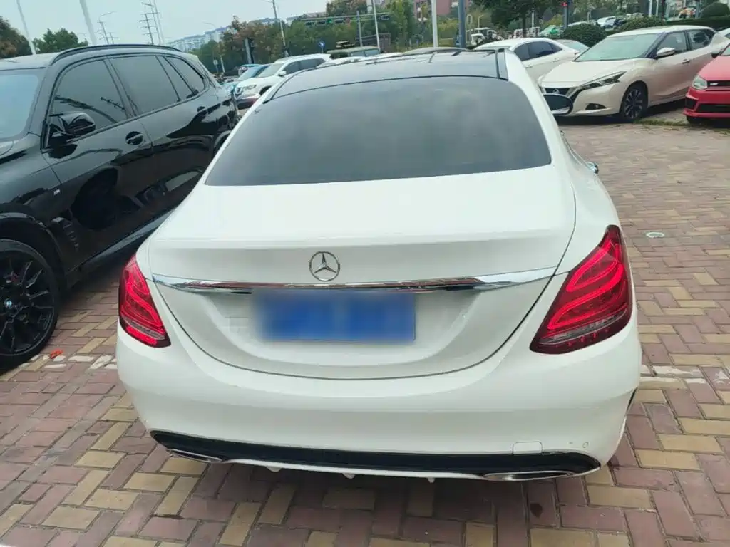 Mercedes-Benz C-Class — миниатюра 6