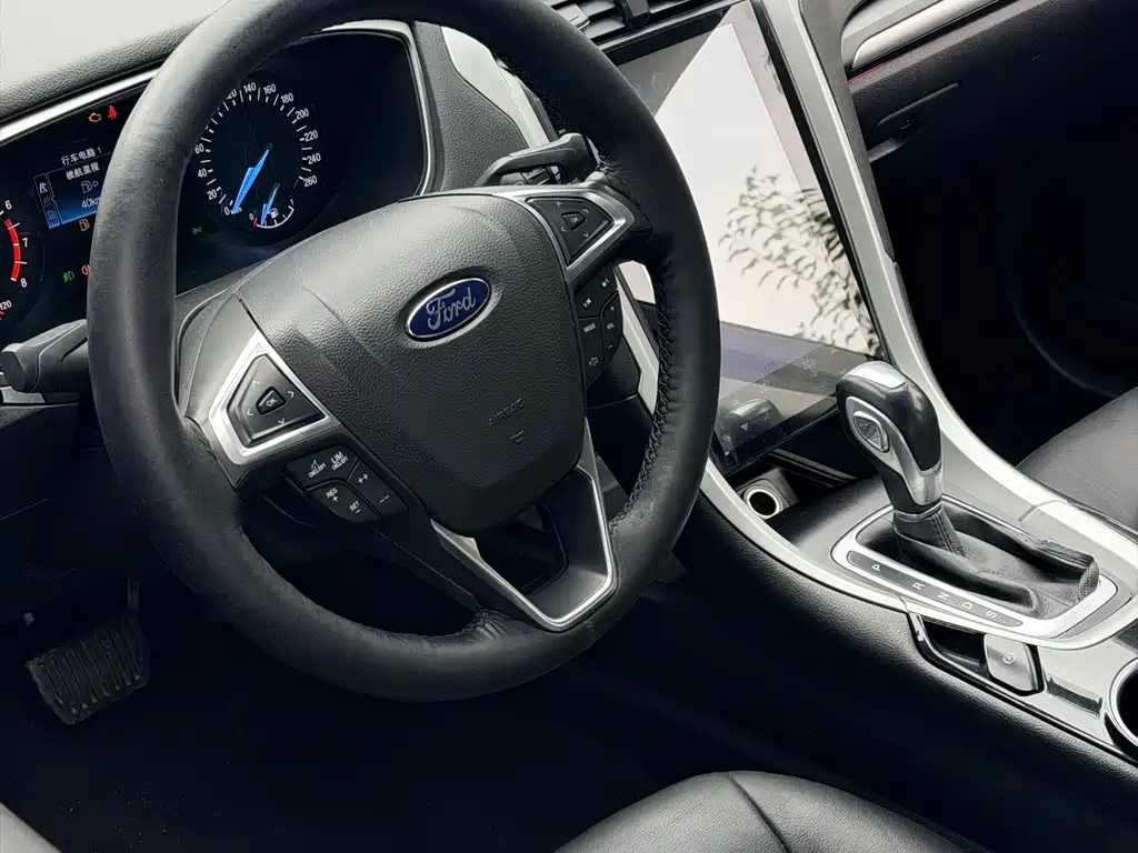 Ford Mondeo — миниатюра 9