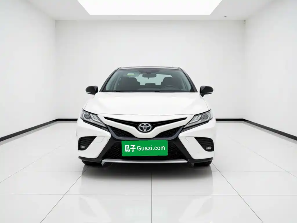 Toyota Camry — миниатюра 2