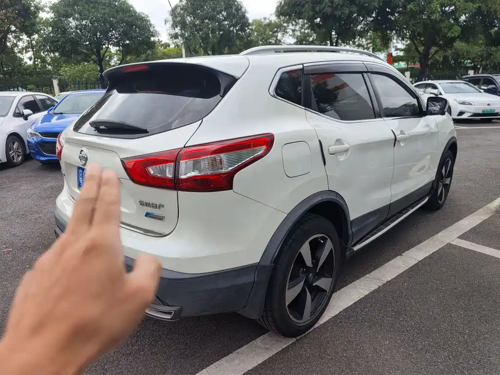 Nissan Qashqai — миниатюра 5